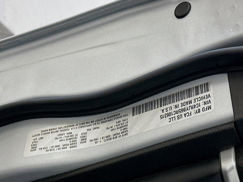 Used 2024 Jeep Grand Cherokee Limited 4xe image 12