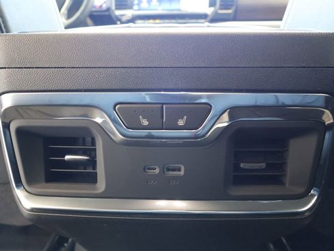 New 2026 Chevrolet Silverado 1500 High Country w/ High Country Premium Package AWD/4WD image 31