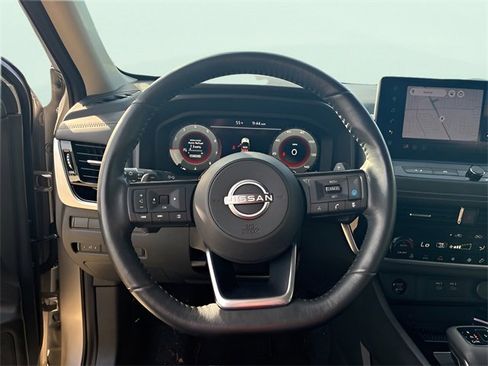 Used 2024 Nissan Rogue SL w/ SL Premium Package image 22