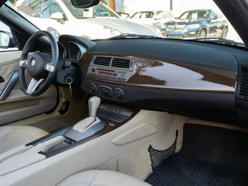 Used 2004 BMW Z4 3.0i image 22