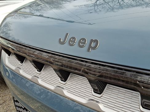 New 2026 Jeep Grand Wagoneer 4WD image 4