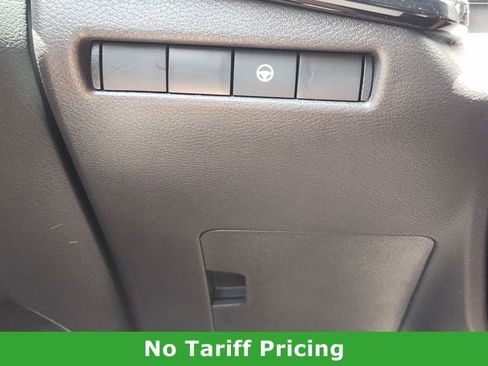 Used 2025 Nissan Kicks SR AWD/4WD image 21