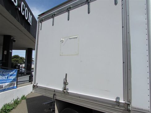 Used 2008 Ford F550 2WD Super Cab Super Duty image 32