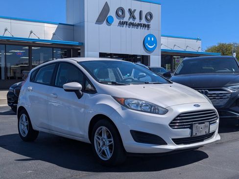 Used 2019 Ford Fiesta SE FWD image 1