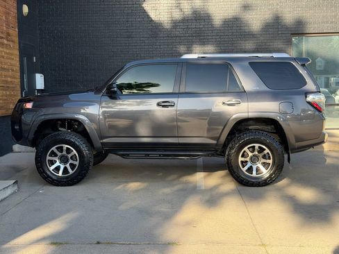 Used 2018 Toyota 4Runner SR5 Premium AWD/4WD image 16