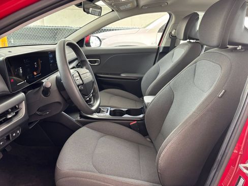 Used 2025 Kia K4 FWD image 28