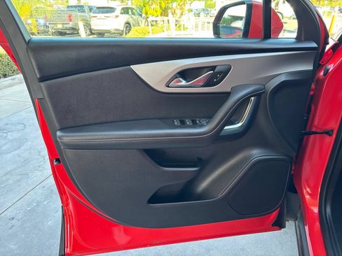 Used 2025 Chevrolet Blazer LT FWD image 18
