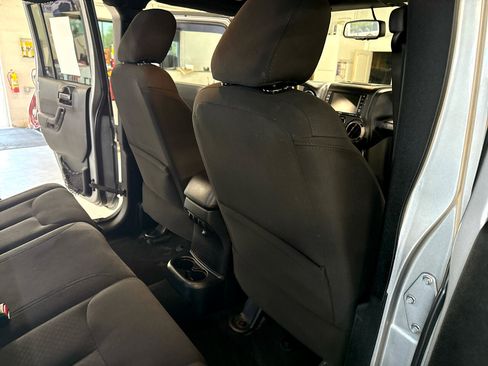 Used 2015 Jeep Wrangler Unlimited Sport w/ Quick Order Package 24S image 39