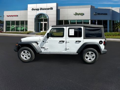 Used 2023 Jeep Wrangler Sport S image 5