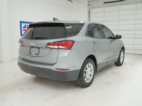 Used 2024 Chevrolet Equinox LS w/ Driver Confidence II Package FWD image 5