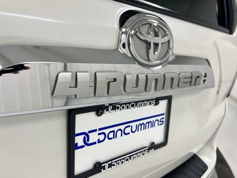 Used 2018 Toyota 4Runner Limited AWD/4WD image 27