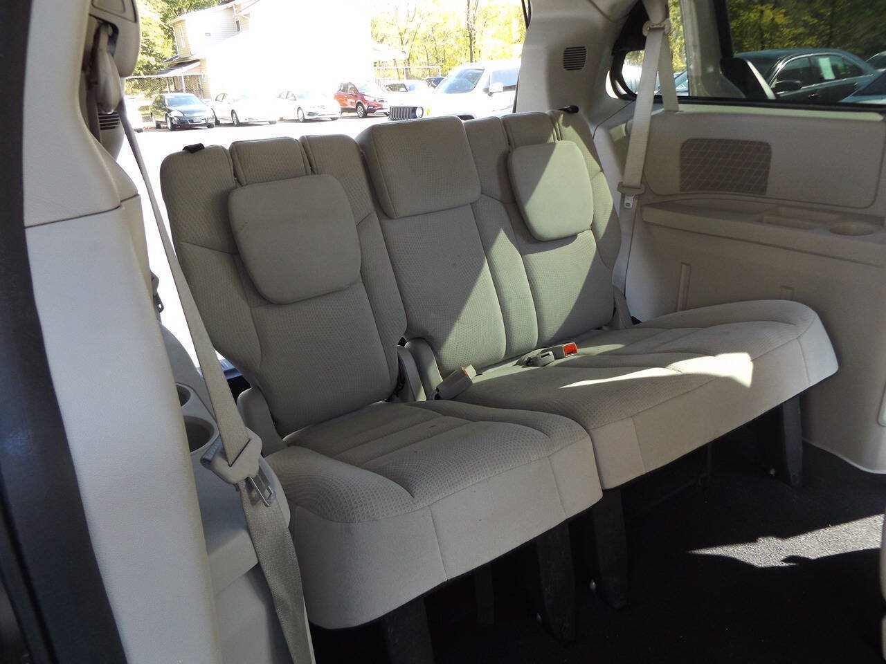 Used 2015 Dodge Grand Caravan SXT FWD image 23