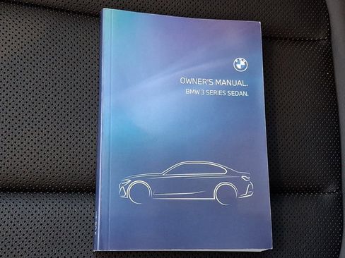 Certified 2025 BMW 330i xDrive Sedan w/ Convenience Package image 29