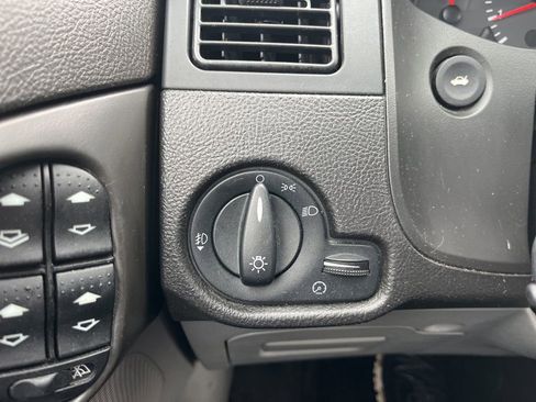 Used 2006 Ford Focus ZX5 Hatchback FWD image 19