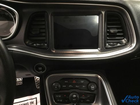 Used 2018 Dodge Challenger GT image 40