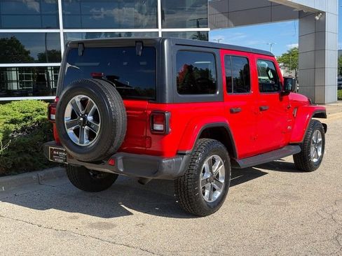 Used 2019 Jeep Wrangler Unlimited Sahara AWD/4WD image 3