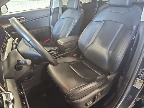 Used 2024 Kia Sportage EX AWD/4WD image 14