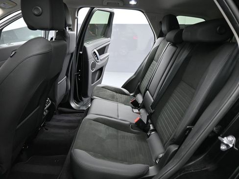 Used 2021 Land Rover Discovery Sport S image 17