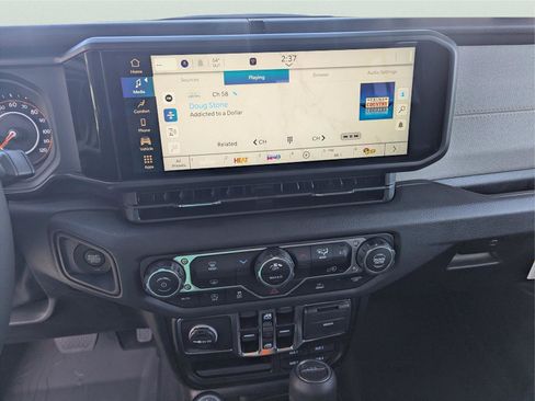 New 2025 Jeep Gladiator Sport image 26