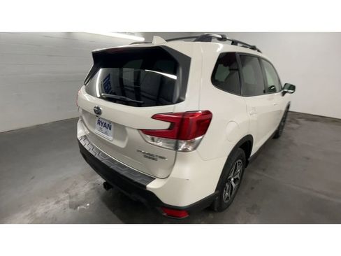 Used 2019 Subaru Forester Premium image 8