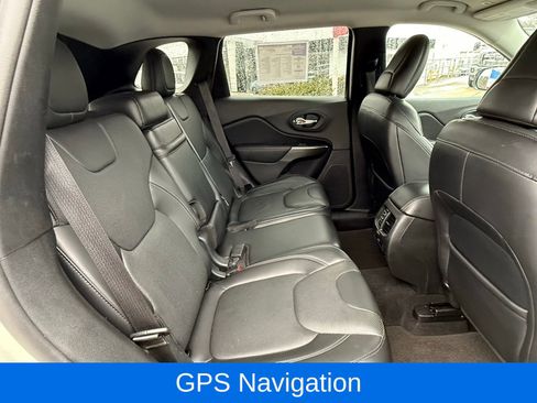 Used 2019 Jeep Cherokee Overland image 15