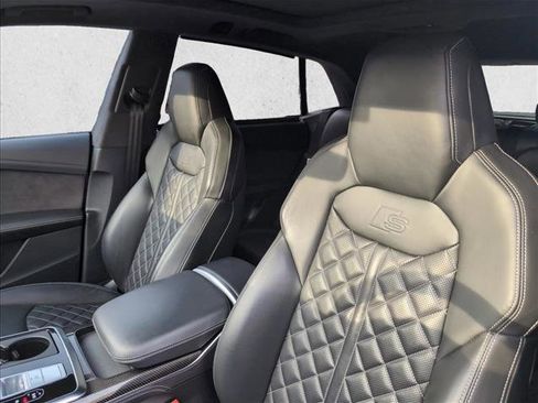 Used 2023 Audi SQ8 Prestige image 10