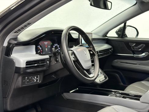 Used 2022 Lincoln Corsair AWD w/ Premium Package image 16