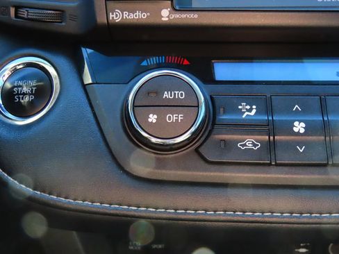 Used 2018 Toyota RAV4 XLE image 27