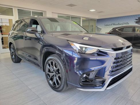 Certified 2025 Lexus TX 500h AWD w/ Technology Package image 6