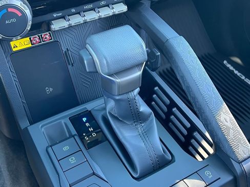 Certified 2024 Toyota Tacoma SR5 w/ SR5 Upgrade Package image 26