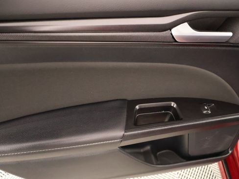 Used 2018 Ford Fusion SE w/ Equipment Group 201A FWD image 15