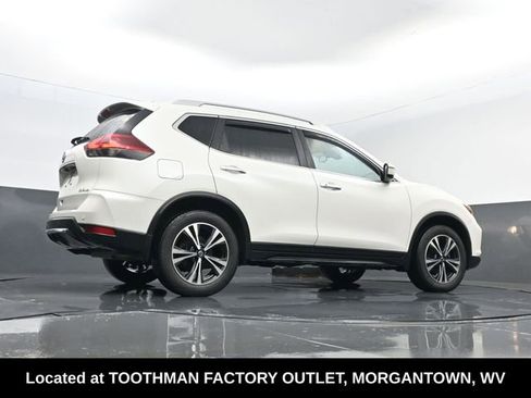 Used 2020 Nissan Rogue SV w/ Premium Package image 23