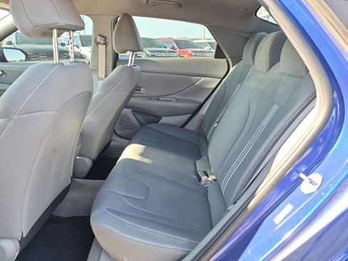 Used 2023 Hyundai Elantra SEL image 9