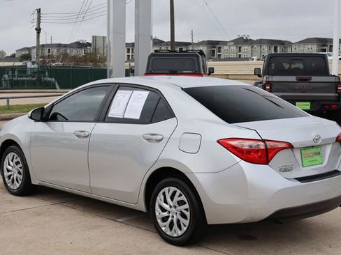 Used 2019 Toyota Corolla LE image 5