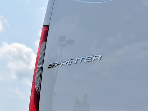 Used 2025 Mercedes-Benz Sprinter 2500 image 12