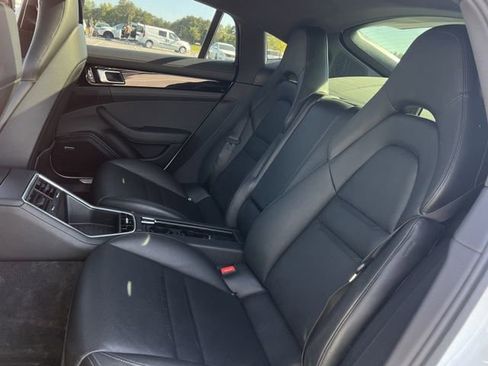 Used 2019 Porsche Panamera RWD image 19