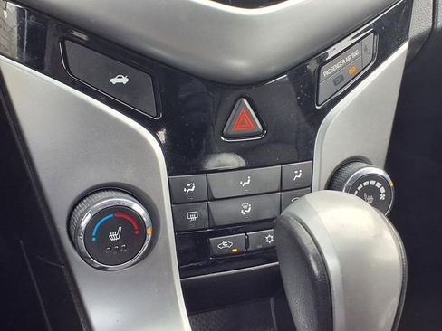 Used 2015 Chevrolet Cruze LT image 12