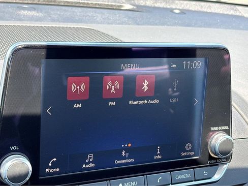 Used 2025 Nissan Altima 2.5 SV FWD image 27