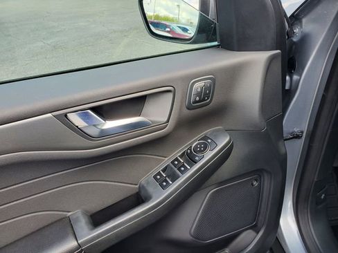 Used 2023 Ford Escape Active w/ Tech Pack #2 AWD/4WD image 10
