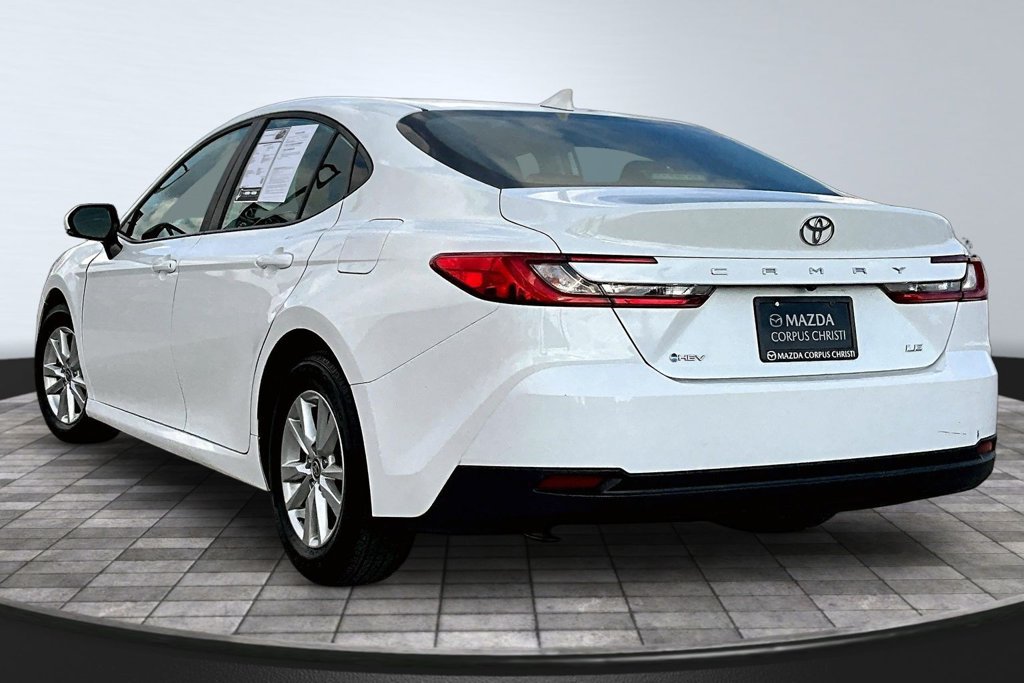 Used 2025 Toyota Camry LE FWD image 5