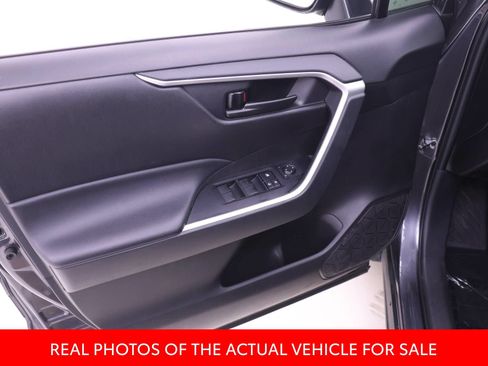 Certified 2025 Toyota RAV4 LE AWD/4WD image 9