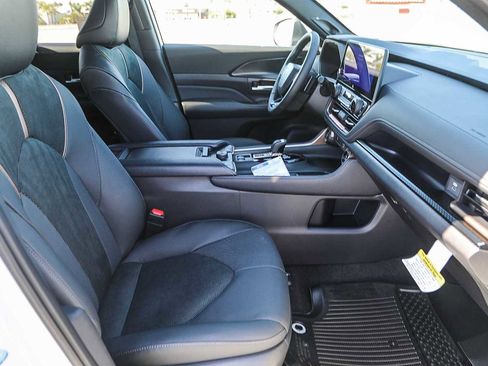 New 2026 Toyota Grand Highlander AWD Hybrid image 18