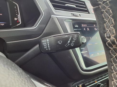 Used 2021 Volkswagen Tiguan SEL image 15
