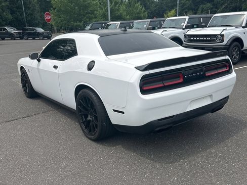 Used 2017 Dodge Challenger R/T Scat Pack RWD image 8