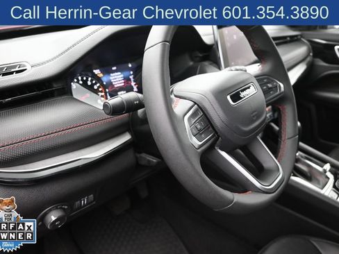 Used 2025 Jeep Compass Trailhawk AWD/4WD image 12