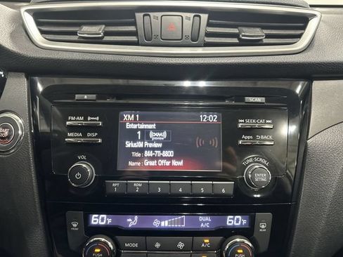 Used 2015 Nissan Rogue SV AWD/4WD image 16