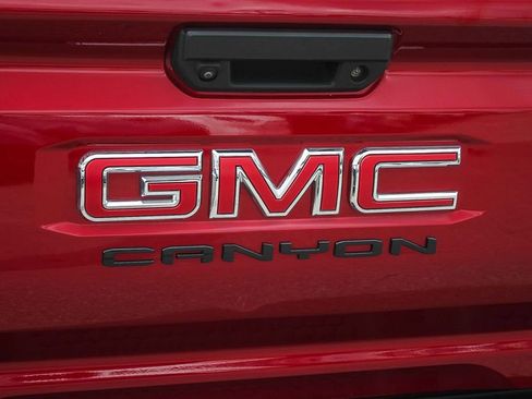 Used 2024 GMC Canyon Elevation w/ Elevation Premium Package RWD image 12