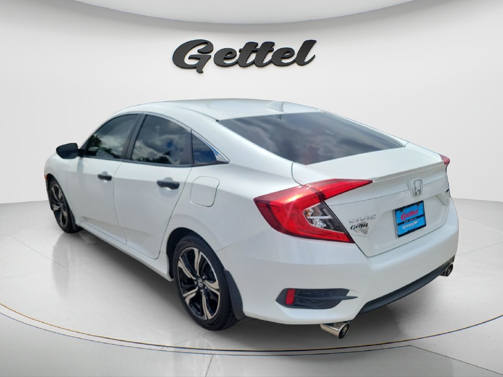 Used 2018 Honda Civic Touring image 7