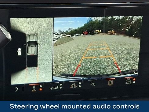 Used 2025 GMC Sierra 2500 AT4X image 14