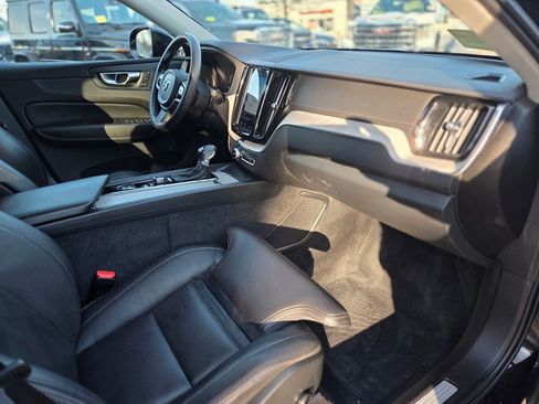 Used 2021 Volvo XC60 T5 Inscription image 25